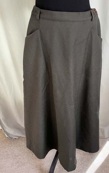 Herman Geist Dresses & Skirts - VTG Herman Geist Wool A Line Skirt Green Size 8